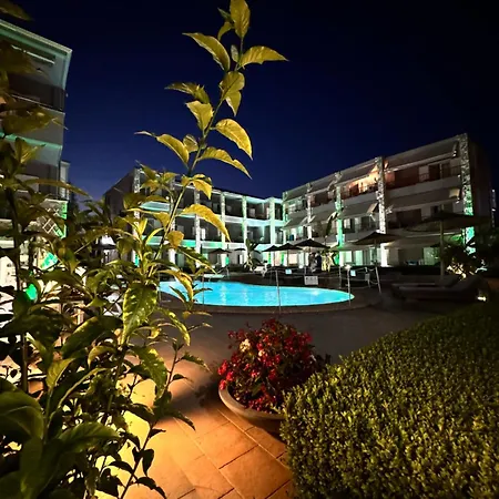 Siviris Golden فندق 3*